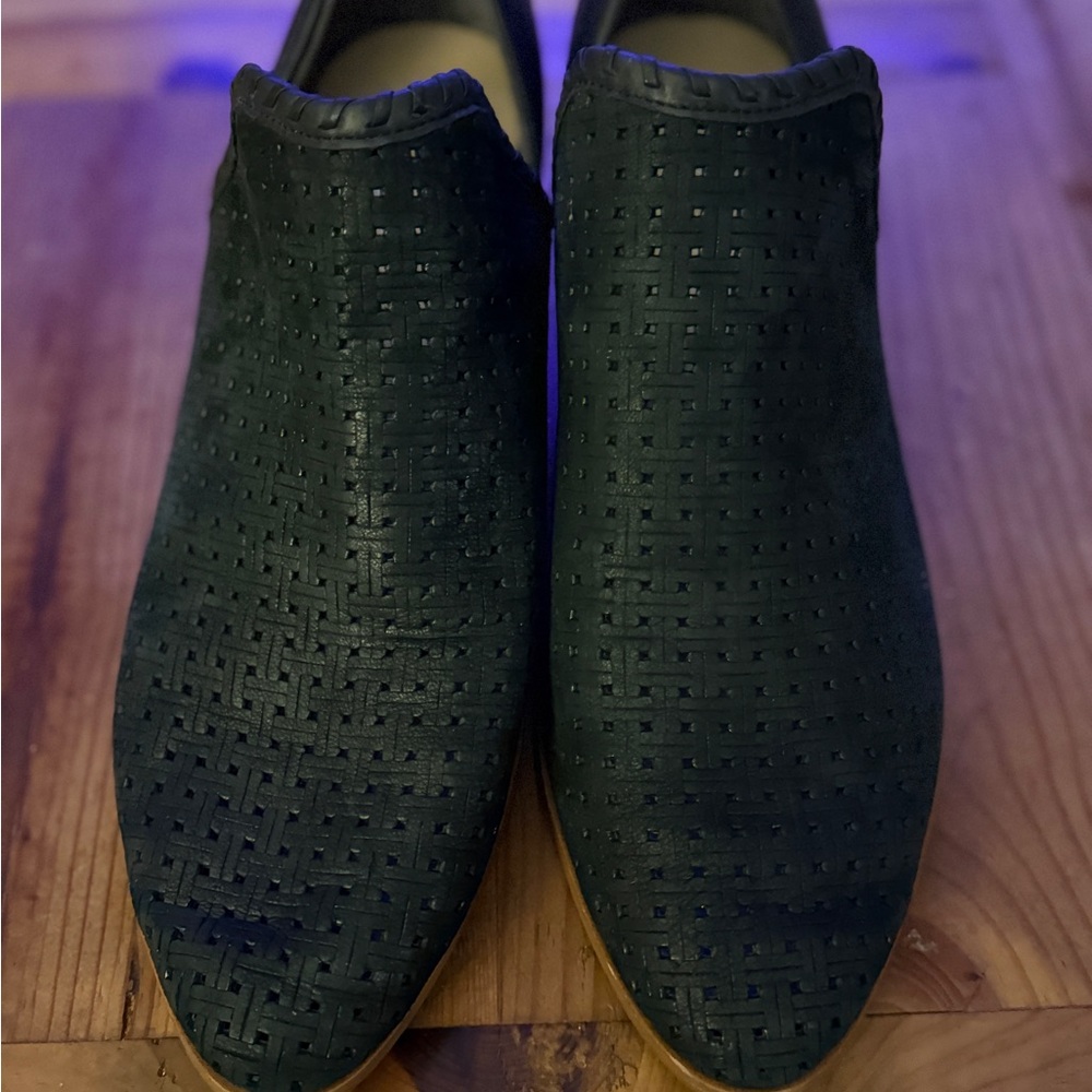 Dr. Scholl  pull on Black Ankle Booties size 10